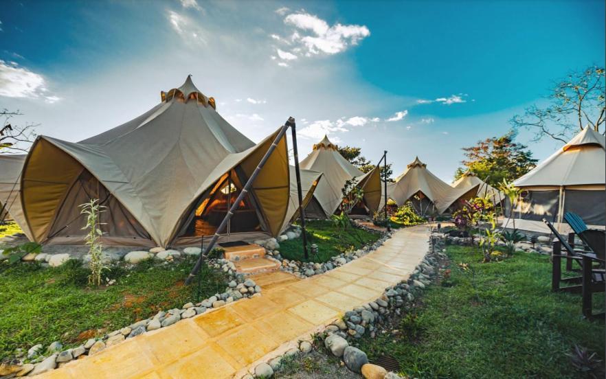 Holos Retreat Center: The Entire Ridge Basecamp Baru Екстер'єр фото